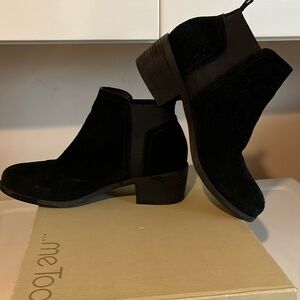 Me Too Zarita suede booties